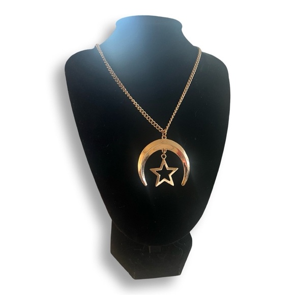 Moon and star gold tone necklace by Avon - Picture 1 of 3